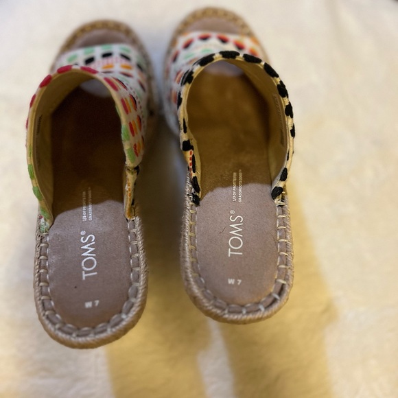 Tom’s Espadrille Wedge Sandals - Picture 5 of 8